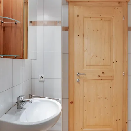 아파트 Near Slopes